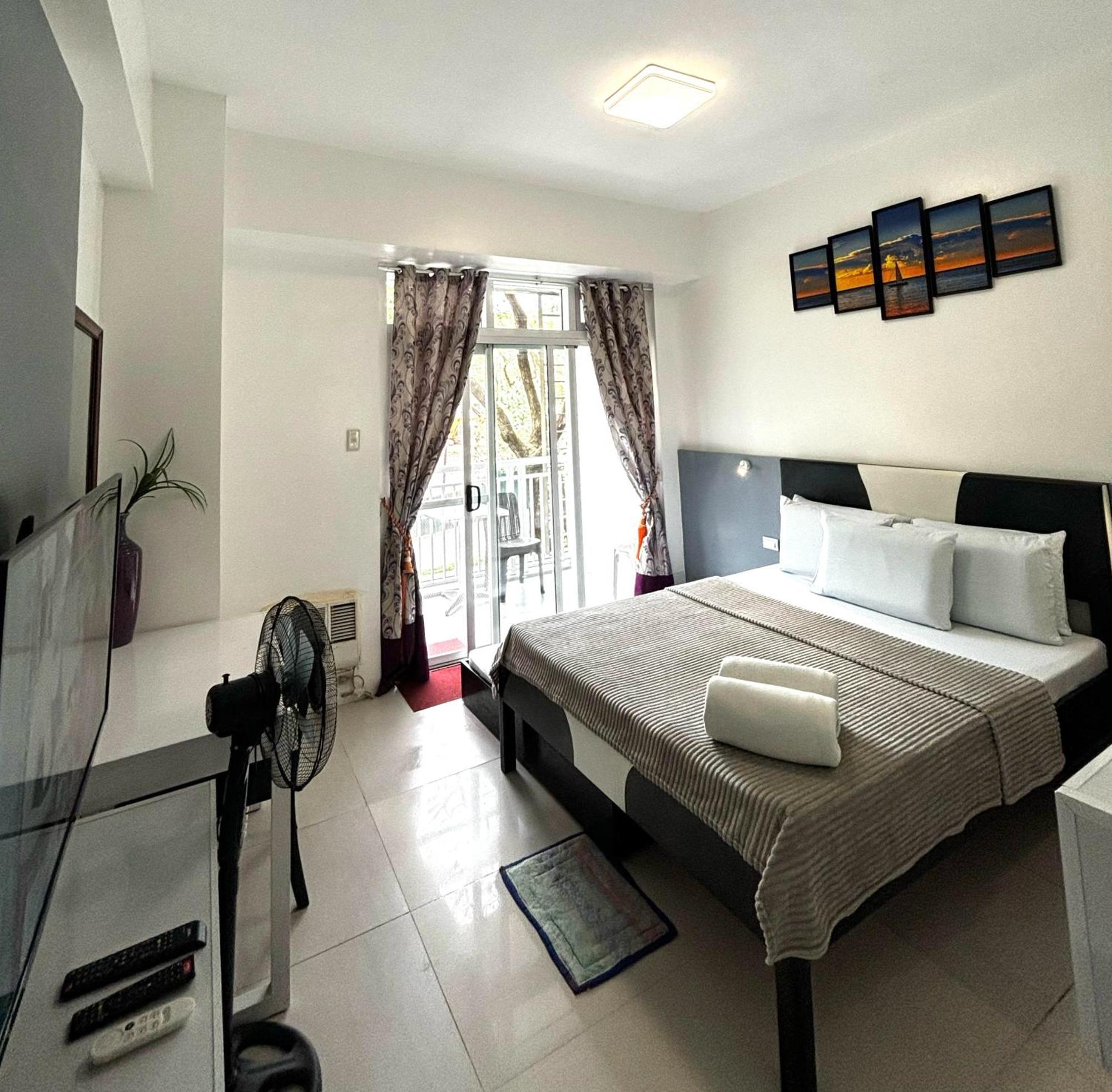 Beach Condos At Pico De Loro Cove - Wi-Fi & Netflix, 42-50"Tvs With Cignal Cable, Uratex Beds & Pillows, Equipped Kitchen, Balcony, Parking - Guest Registration Fee Is Not Included Nasugbu Kültér fotó